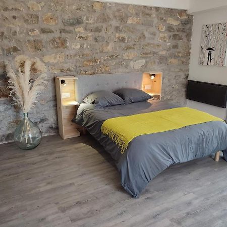 Auberge Des Esperels Rez De Maison Avec Jardin Figanieres Bagian luar foto