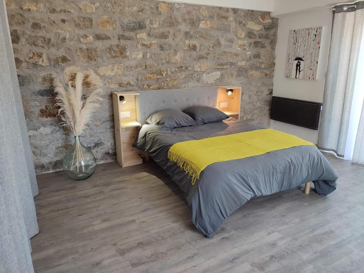 Auberge Des Esperels Rez De Maison Avec Jardin Figanieres Bagian luar foto